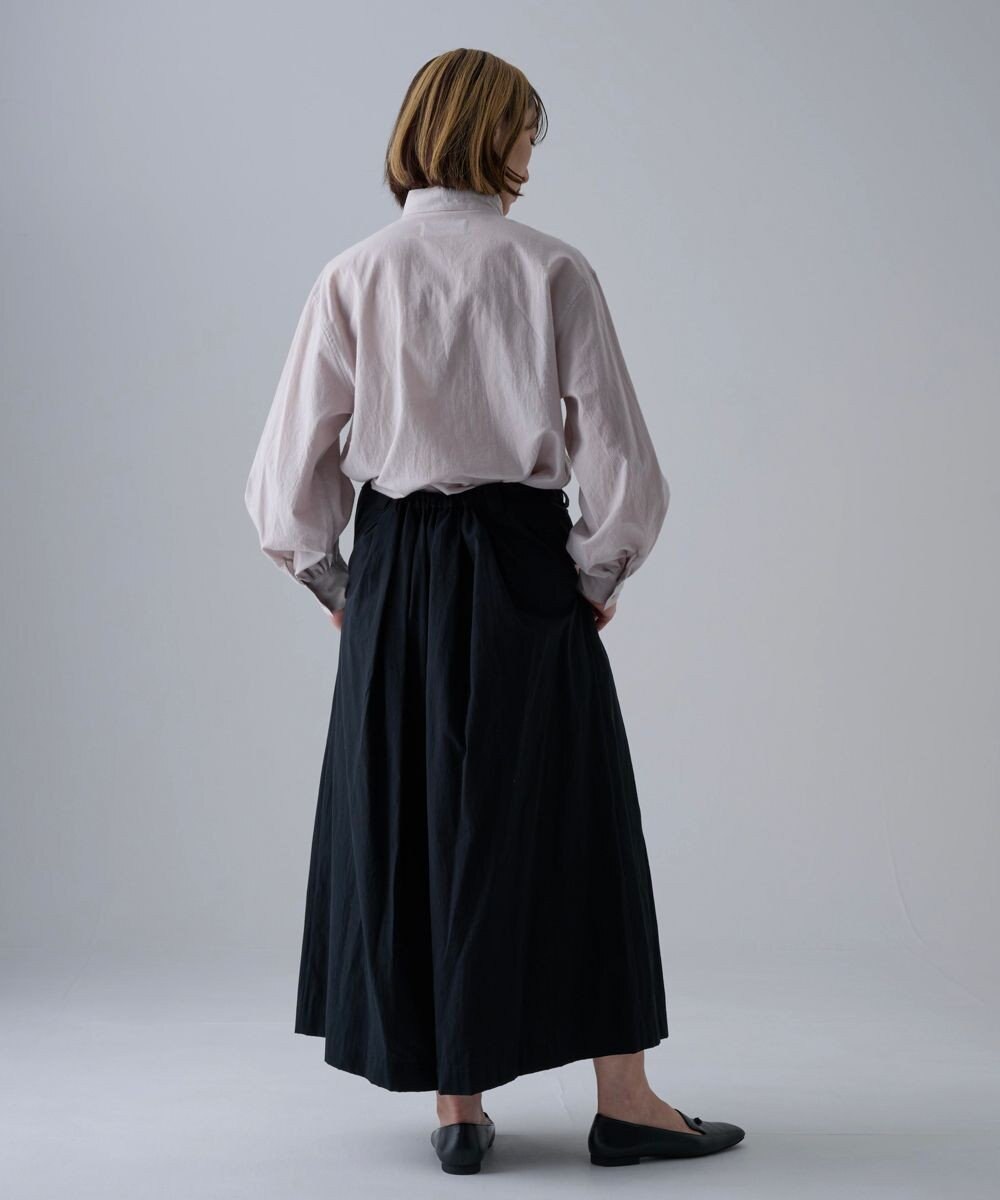 muuc 〈コットン100%〉〈綿ローン生地〉〈ふんわり柔らかな肌触り〉梅小花刺繍 スタンドカラーブラウス 