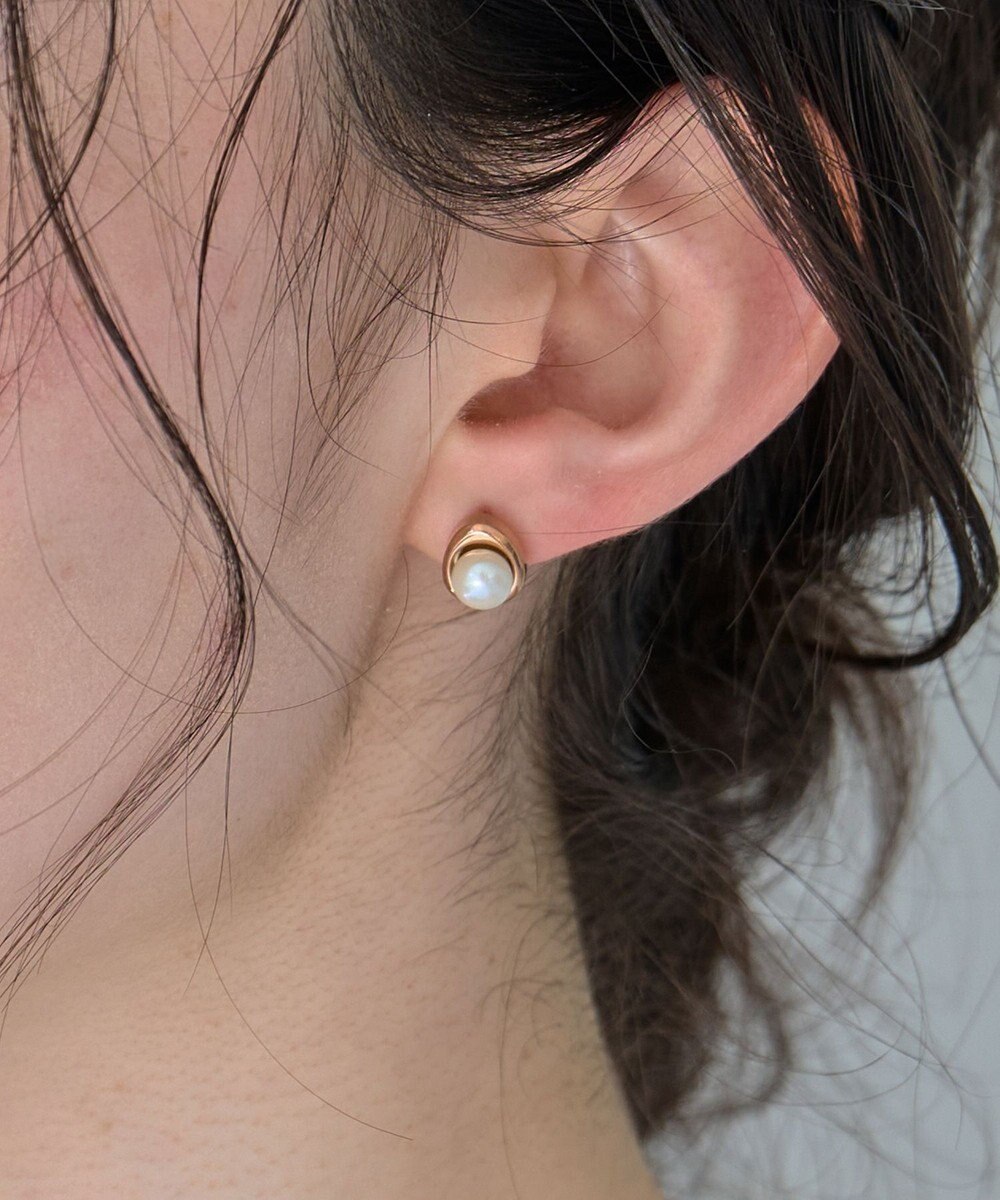 Phoebe 〈金属アレルギー対応〉ニュアンスメタルドロップパールピアス/シャンパンゴールド　淡水パール/天然パール 