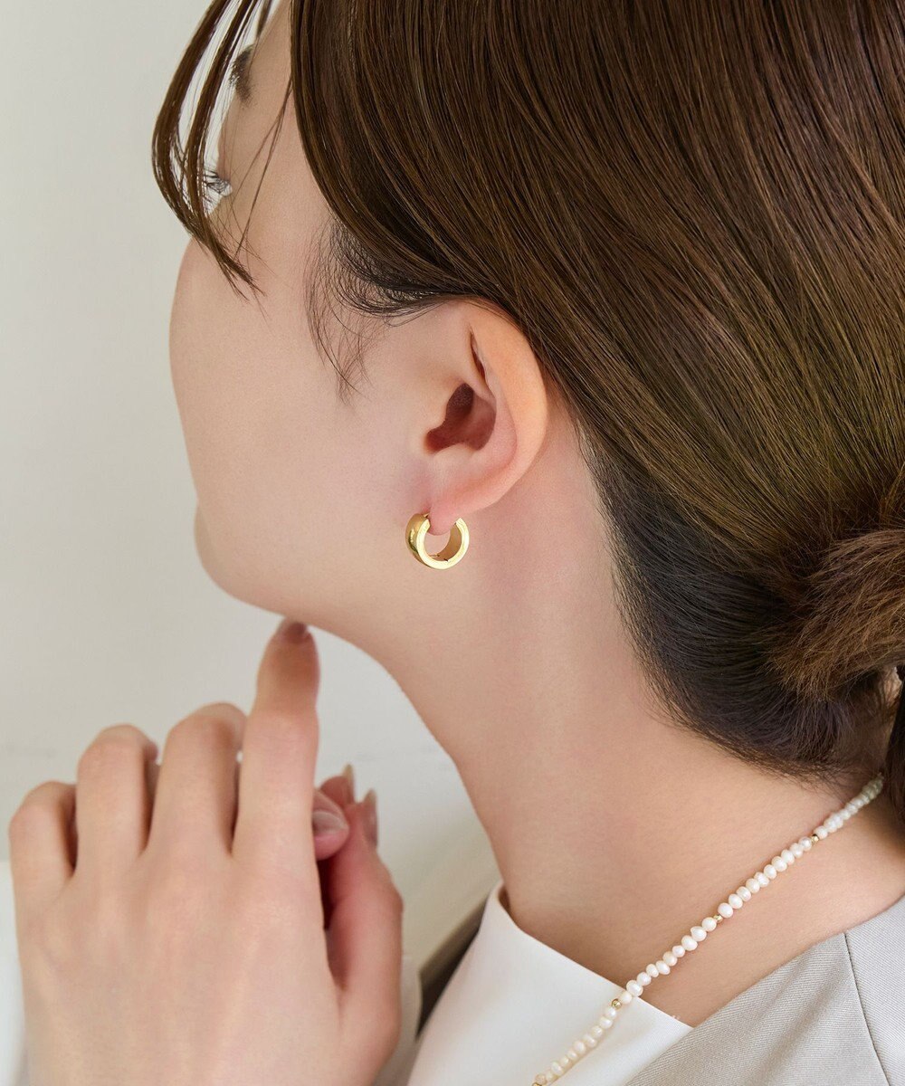 Phoebe 【金属アレルギー対応】ワンタッチワイドフープミニピアス　ゴールド/サージカルステンレス 