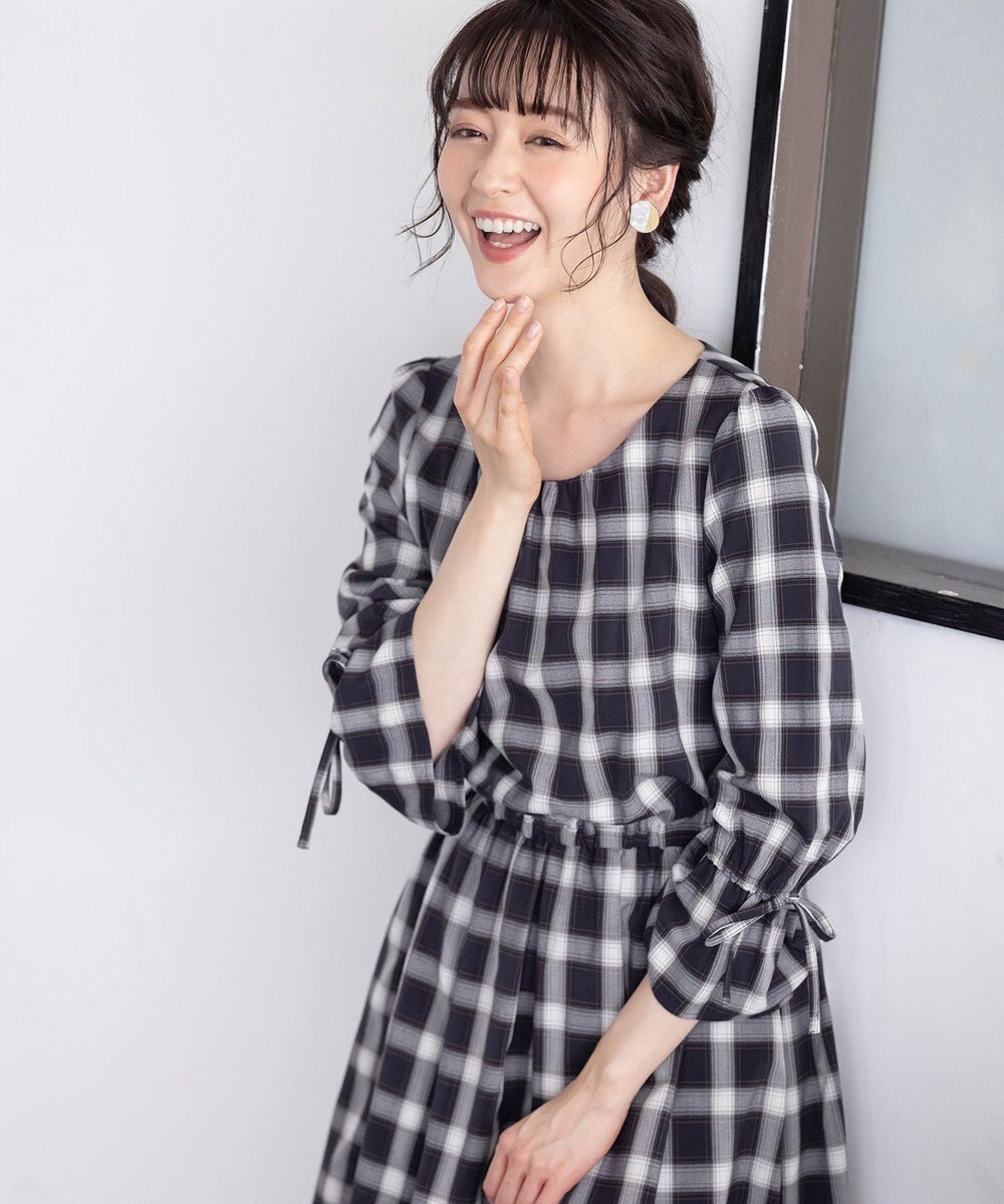 Tiaclasse 【洗える】女性らしさ引き立つリボン袖ギャザーワンピース 