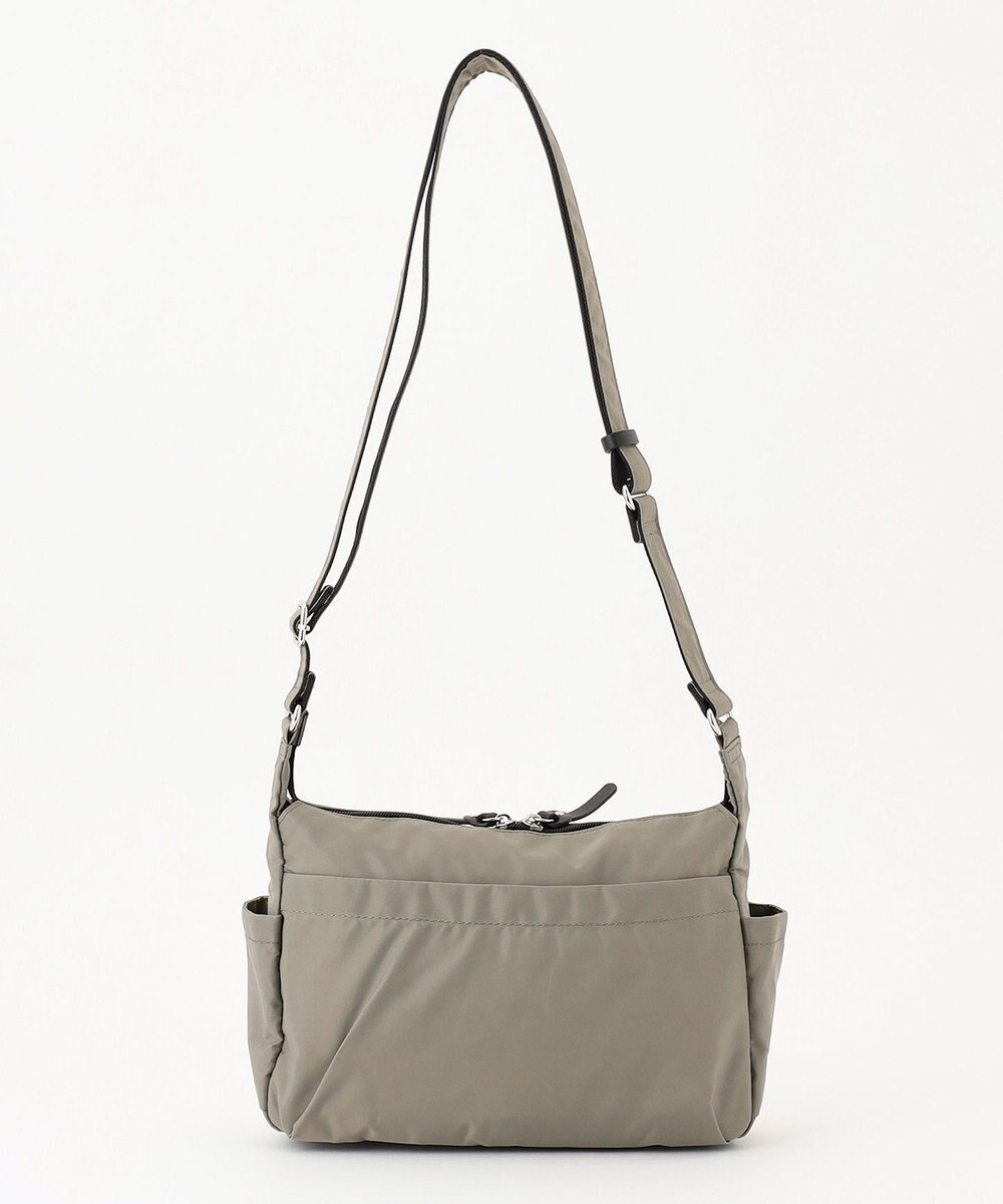 Y'SACCS トリプルポケットベーシックショルダー 