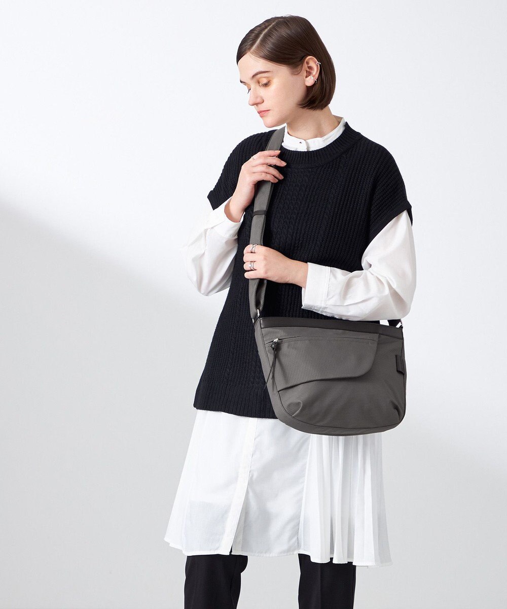 Y'SACCS コーデュロイライクナイロンショルダー 