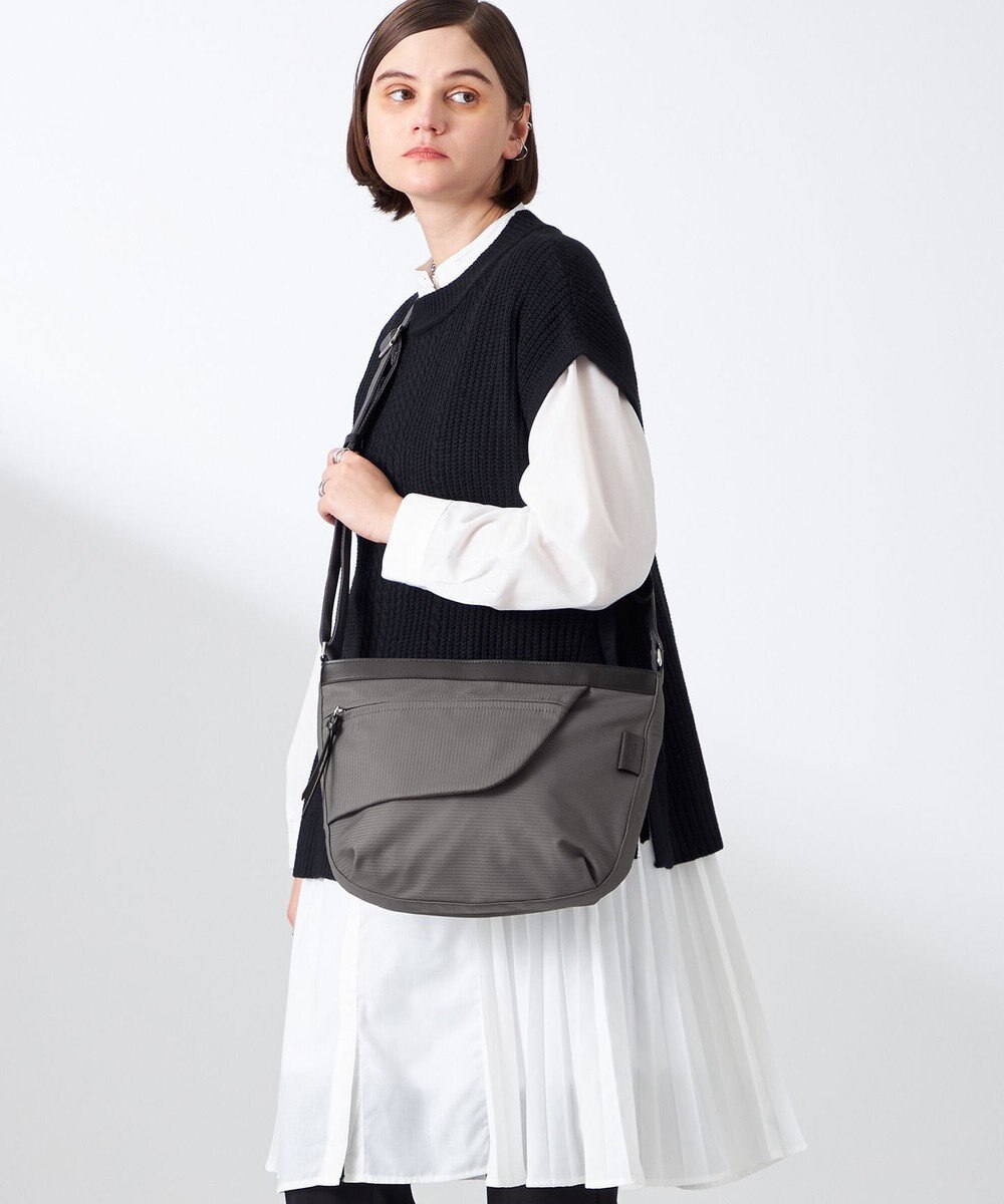 Y'SACCS コーデュロイライクナイロンショルダー 