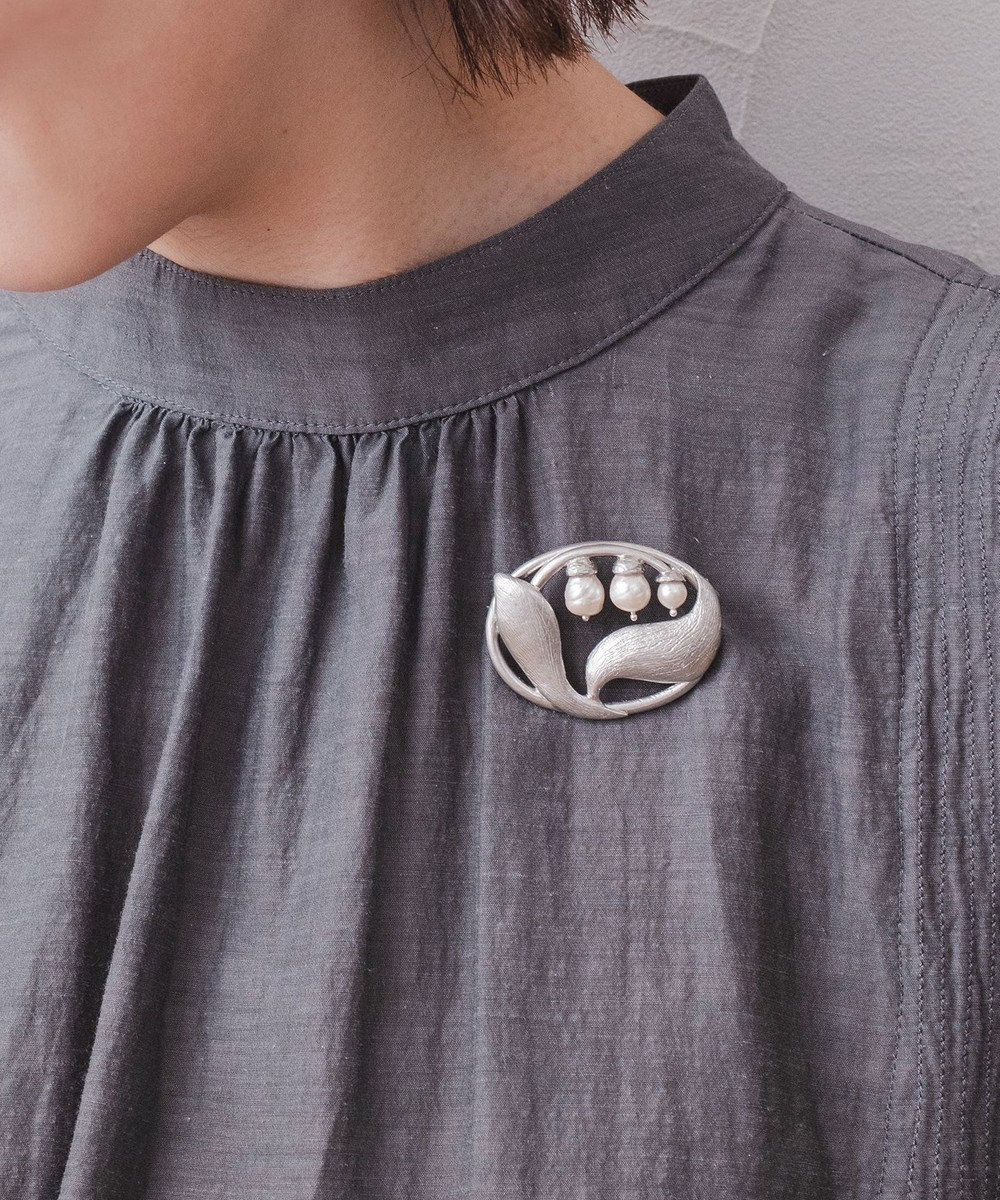 Pisceans メイリリーブローチ 