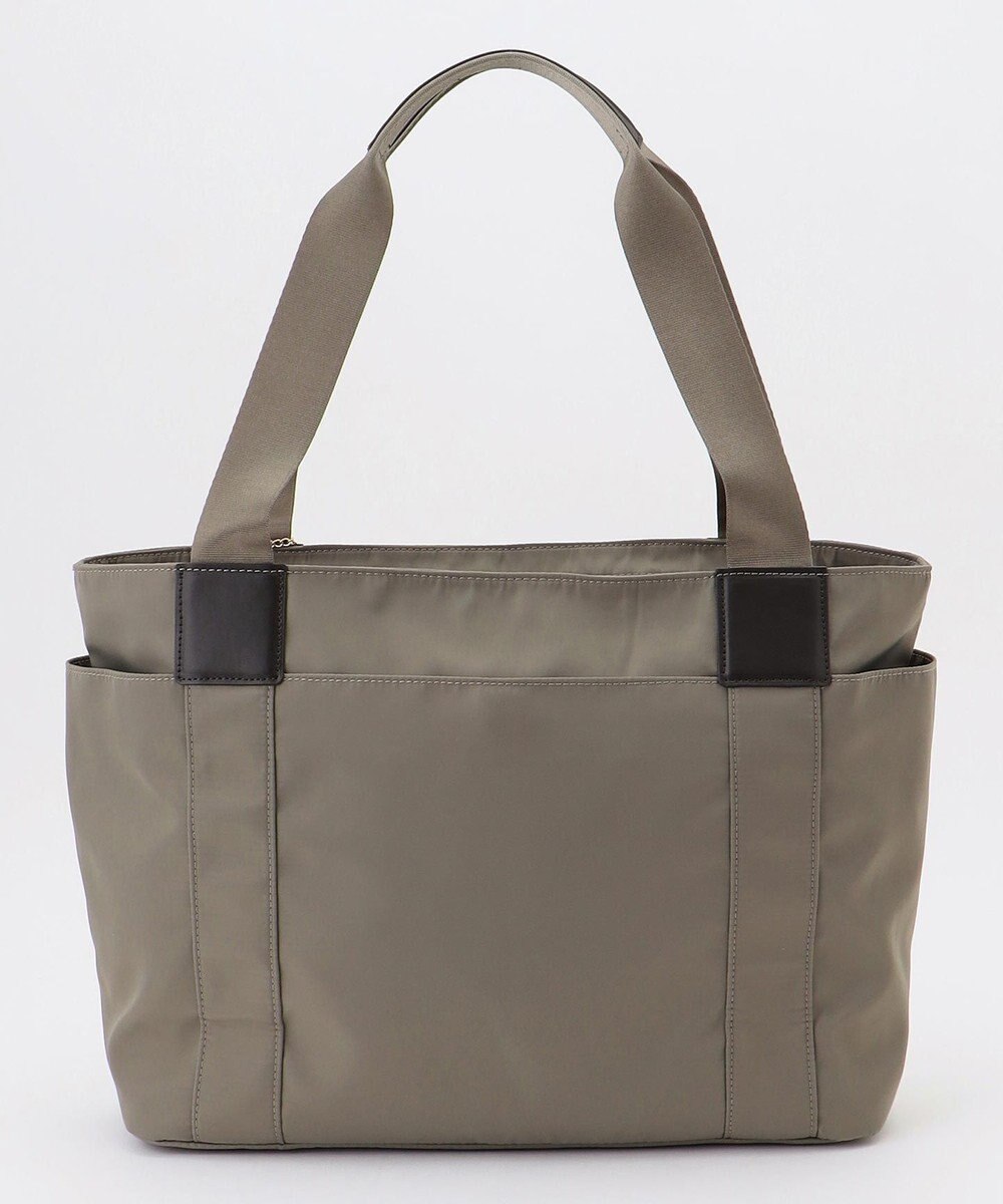 LA BAGAGERIE 【LA BAGAGERIE×HELLO KITTY】リボンチャーム付き　デイリートート　Mサイズ 