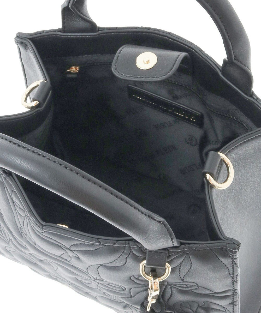 Maison de FLEUR チャーム付きリボンキルティングトートバッグ 