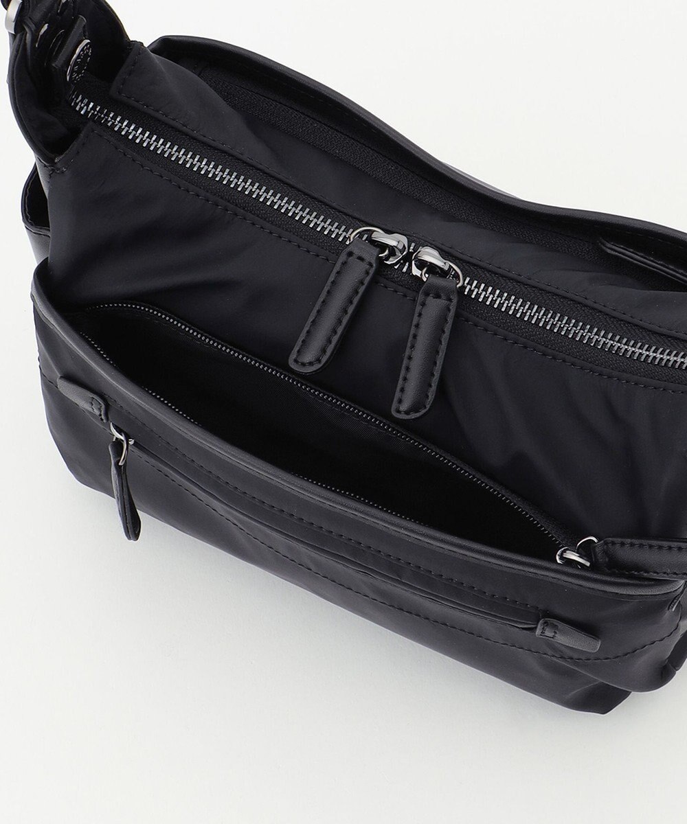 Y'SACCS 【ナイロンタフタ×リサイクルレザー】デイリーポシェット 