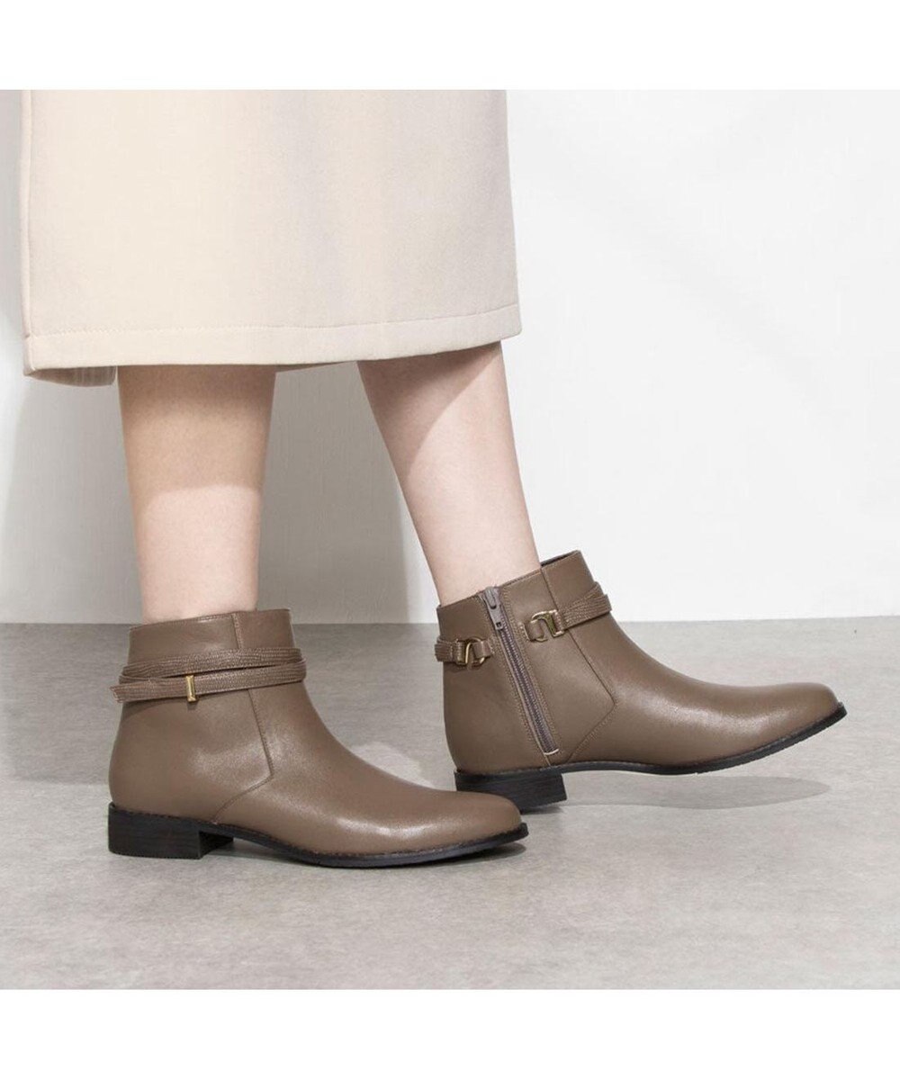 ing <ing>【撥水革】ベルトデザインフラットショートブーツ 