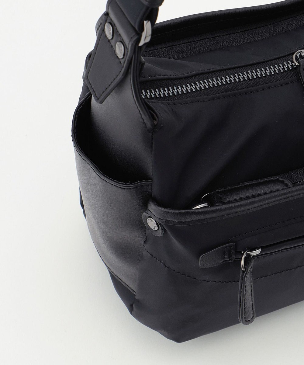 Y'SACCS 【ナイロンタフタ×リサイクルレザー】デイリーポシェット 