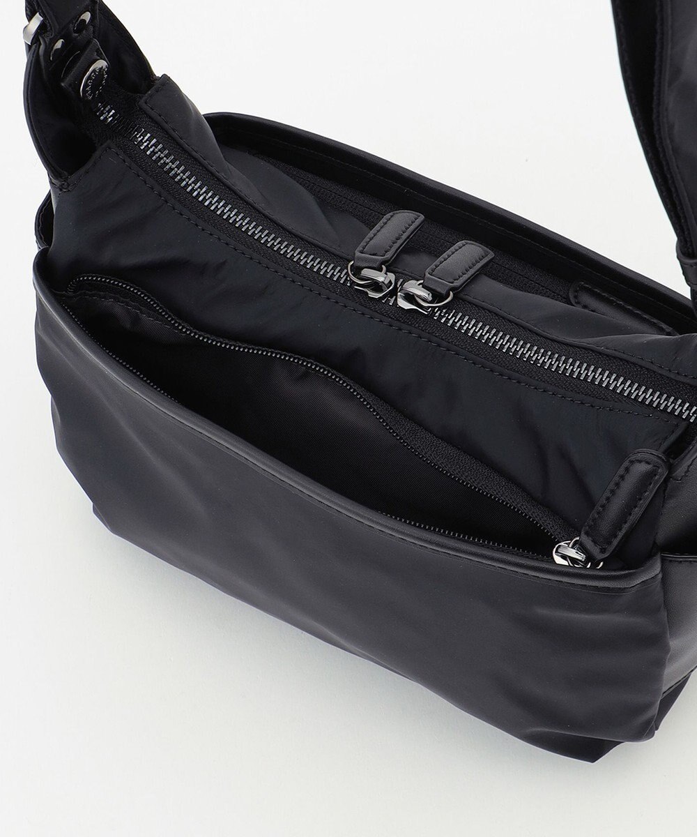 Y'SACCS 【ナイロンタフタ×リサイクルレザー】デイリーポシェット 