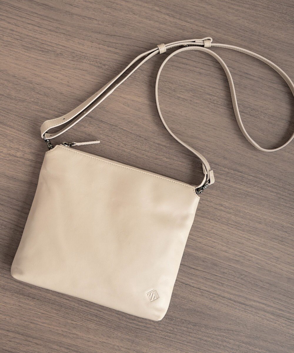 ACE BAGS & LUGGAGE ultma TOKYO アイオ ショルダーバッグ 11983 本革 サコッシュ 