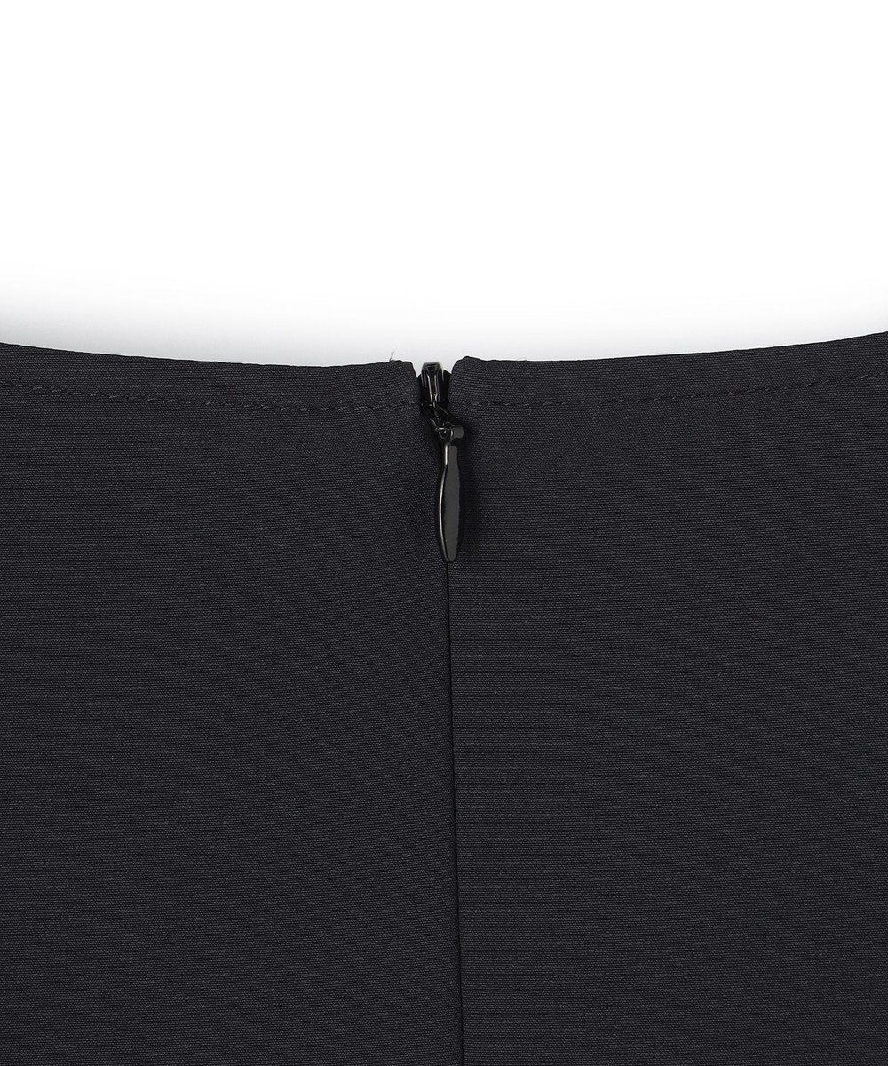 BEIGE， YANN / Vネックタックブラウス 