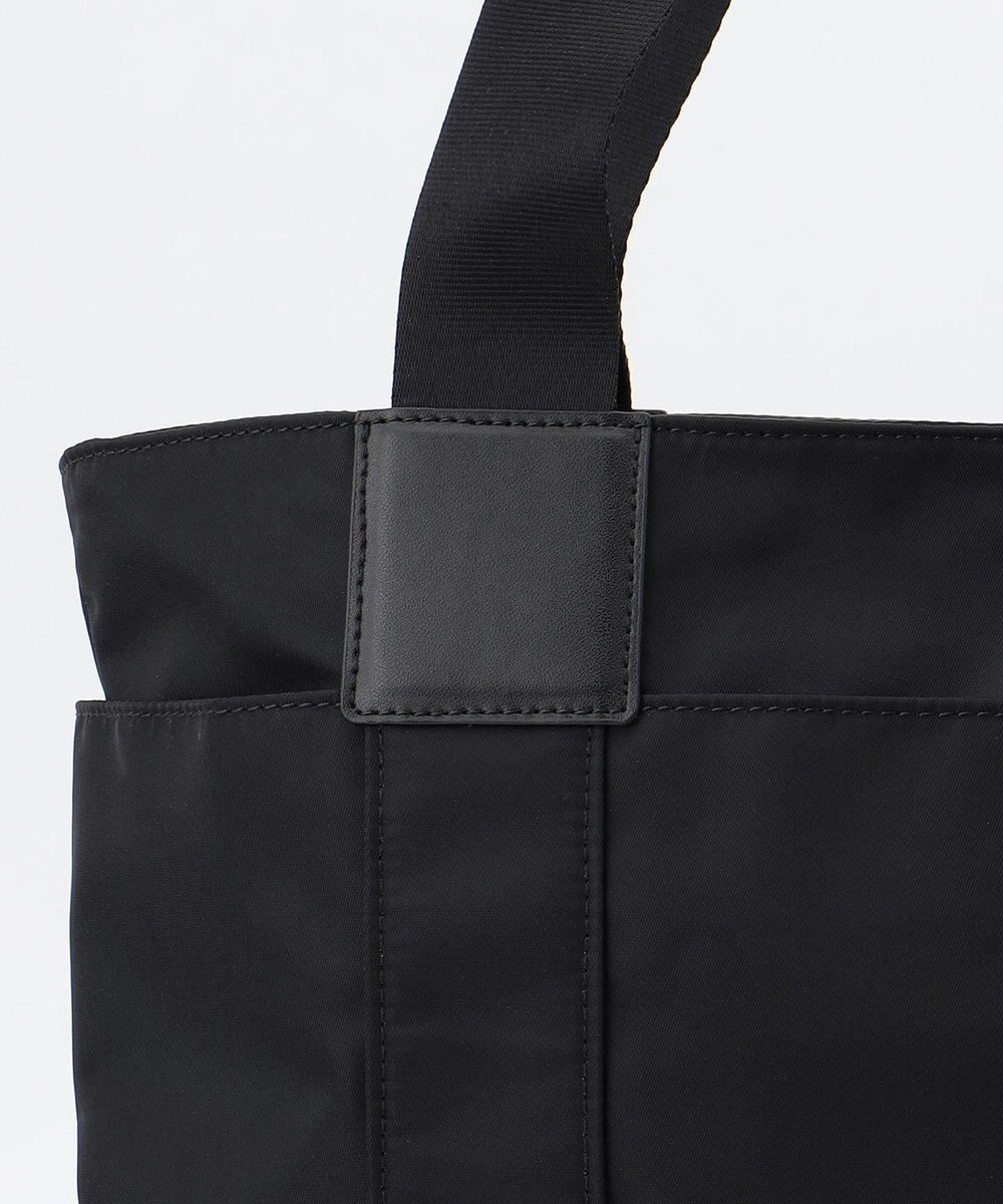 LA BAGAGERIE 【LA BAGAGERIE×HELLO KITTY】リボンチャーム付き　デイリートート　Mサイズ 