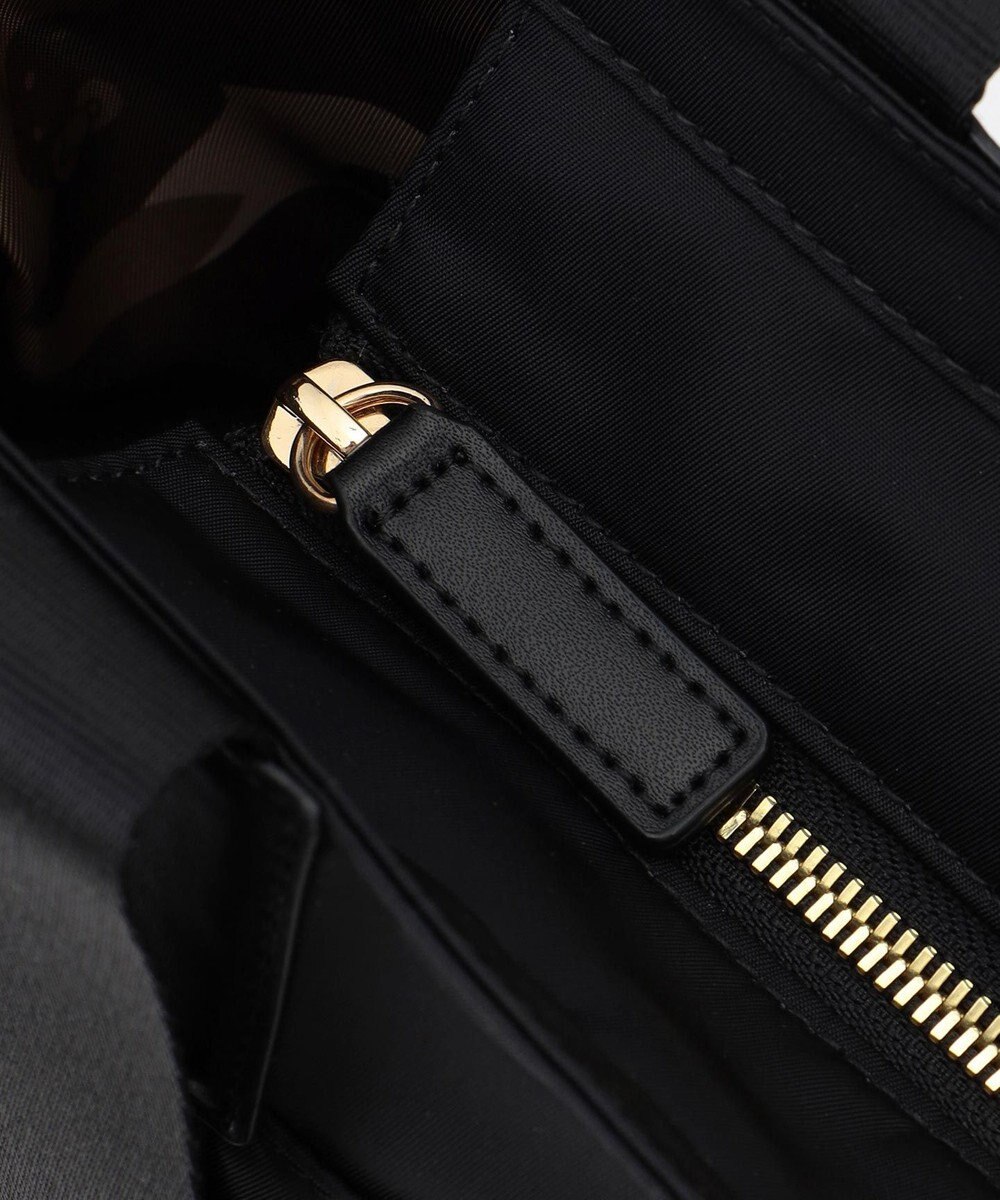 LA BAGAGERIE 【LA BAGAGERIE×HELLO KITTY】リボンチャーム付き　デイリートート　Mサイズ 