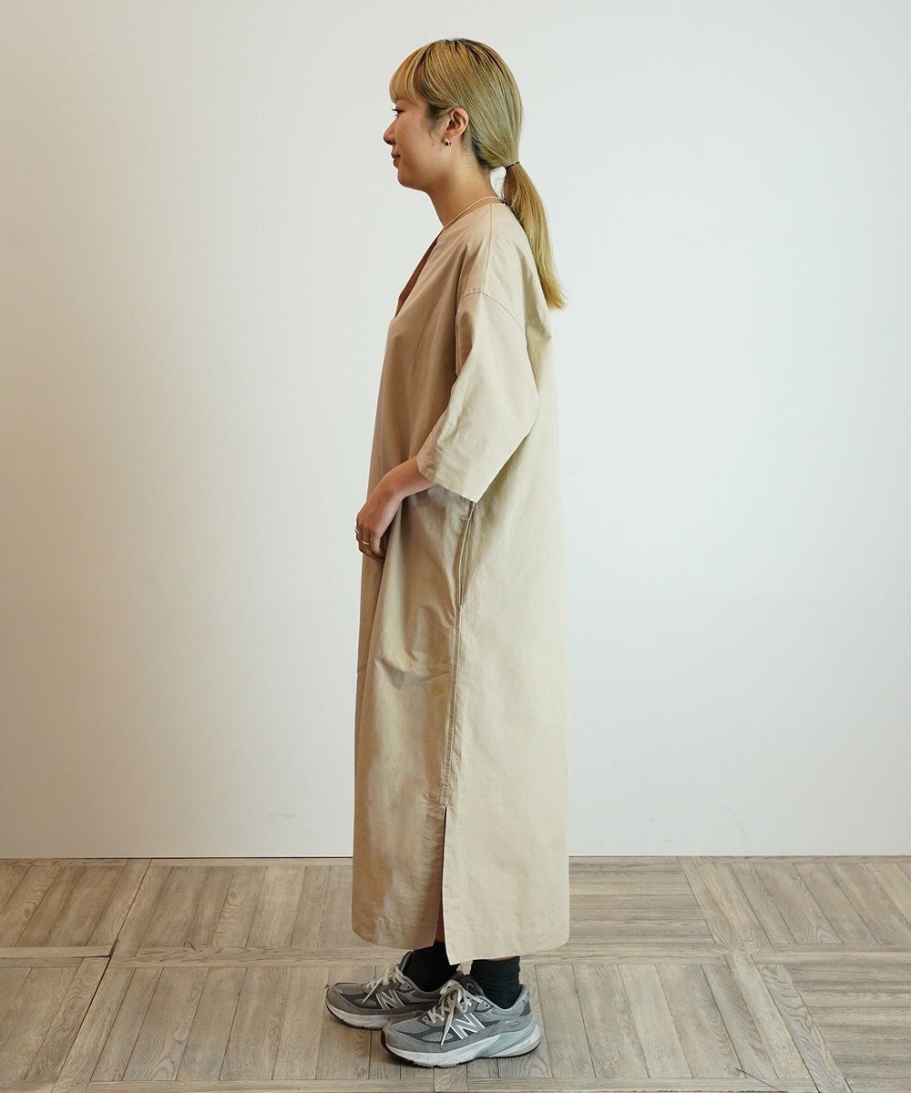 WHITE MAILS 【阿久津ゆりえコラボ】フロントタック Vネック ワンピース 