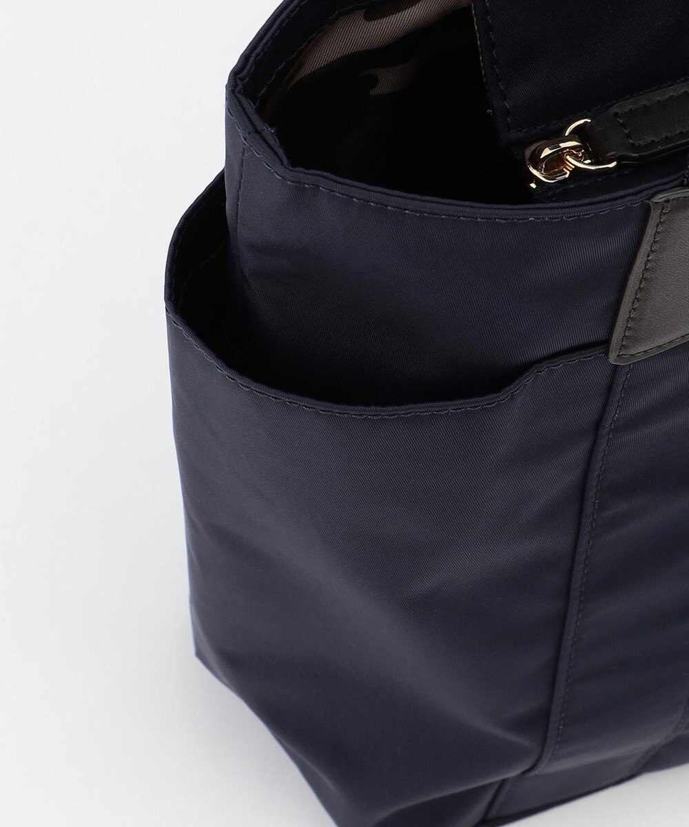 LA BAGAGERIE 【LA BAGAGERIE×HELLO KITTY】リボンチャーム付き　デイリートート　Mサイズ 