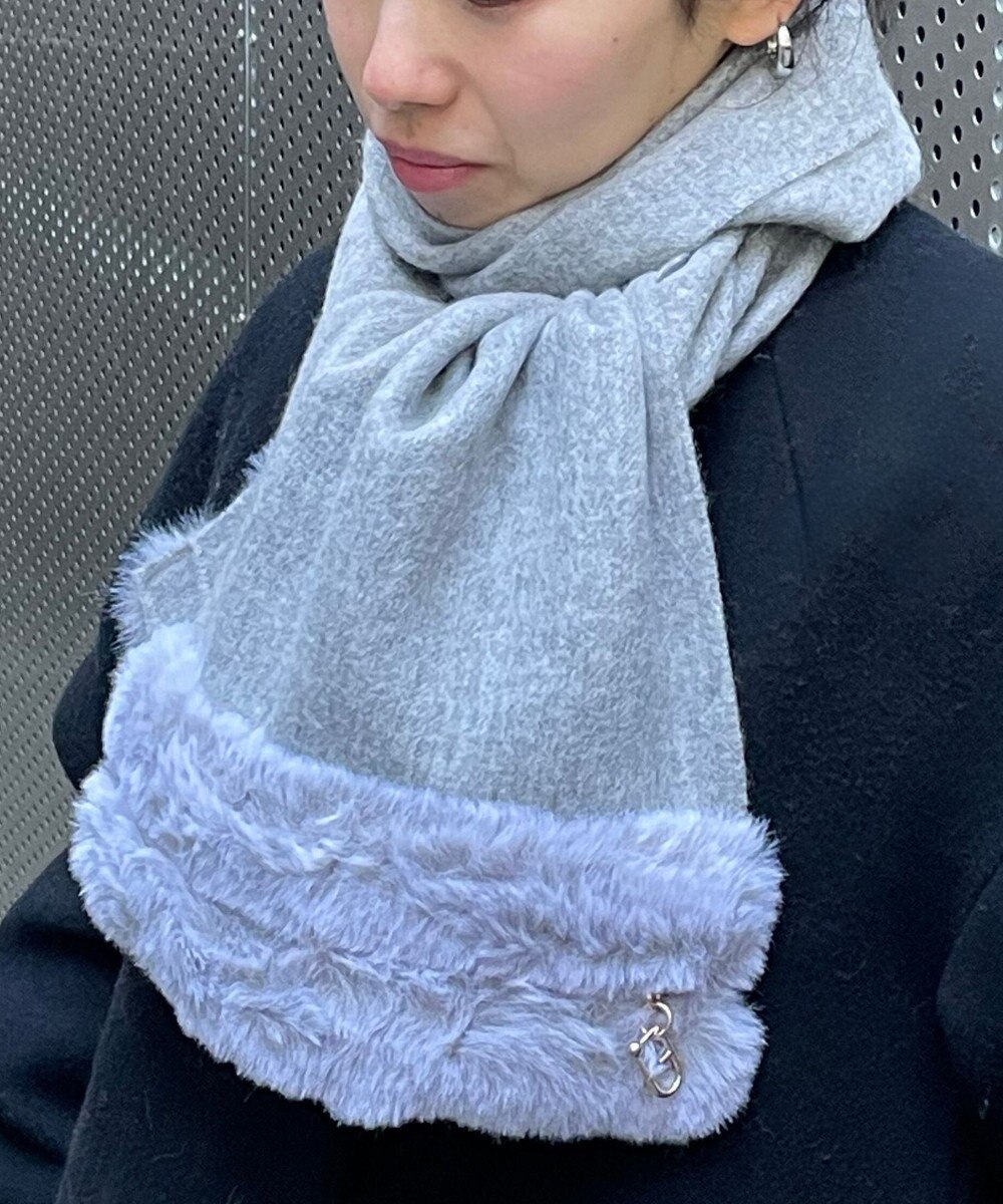 MOONBAT 【WEB限定】FURLA ウール100％×スノートップファーマフラー チャーム付き 