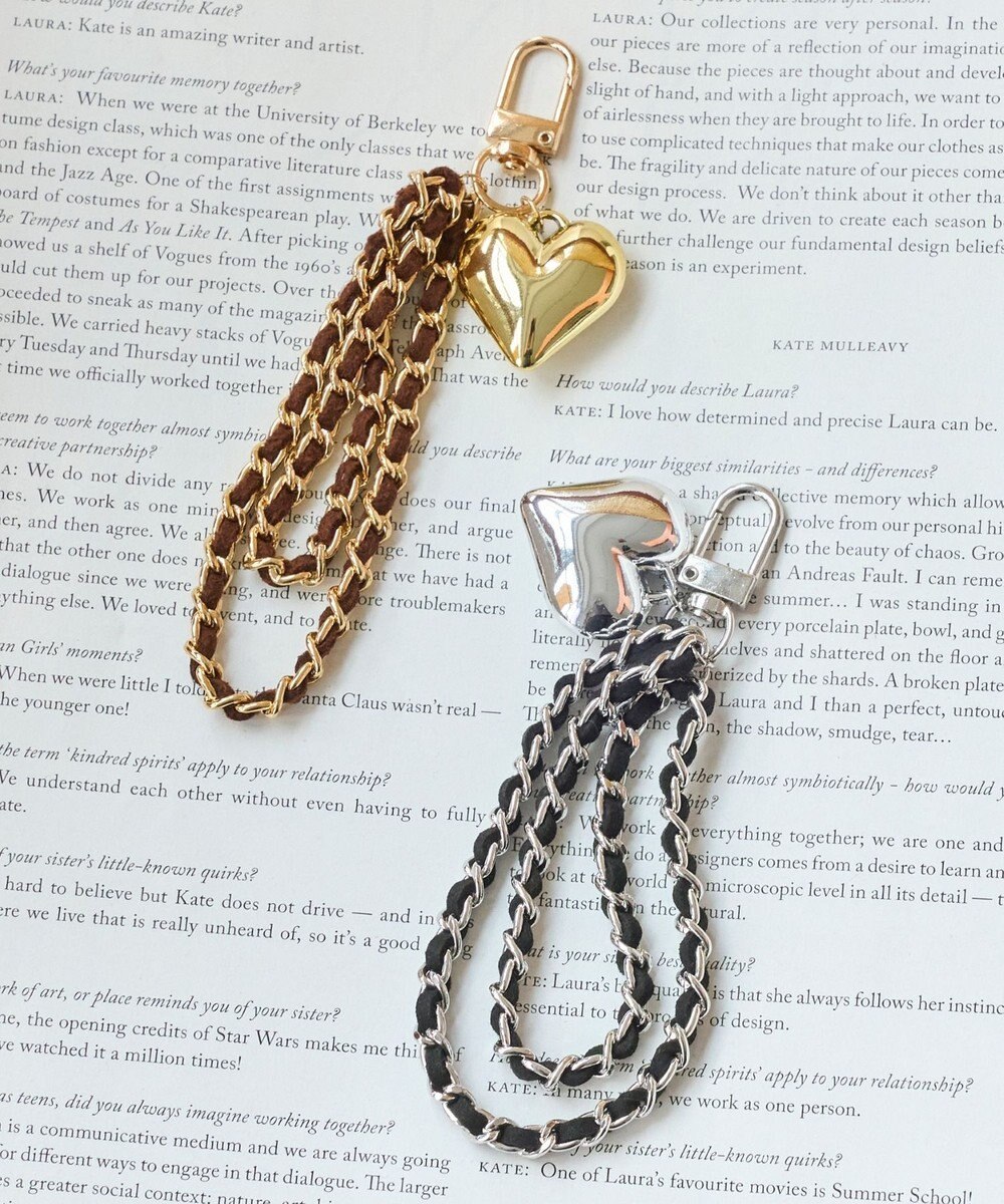 Phoebe スウェードチェーンハートバッグチャーム　ブラウン　ゴールド 