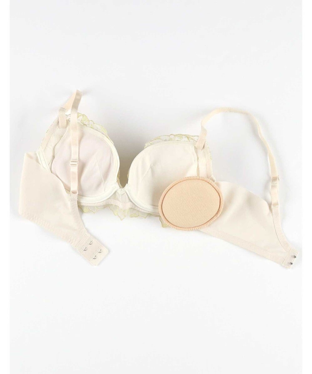 AMPHI ブラジャー 自然なまるみのあるバストシルエット 背中の段差ができにくい整える機能のブラ 【ふわふわブラ】 ブラ BYJ380 アンフィ／ワコール 