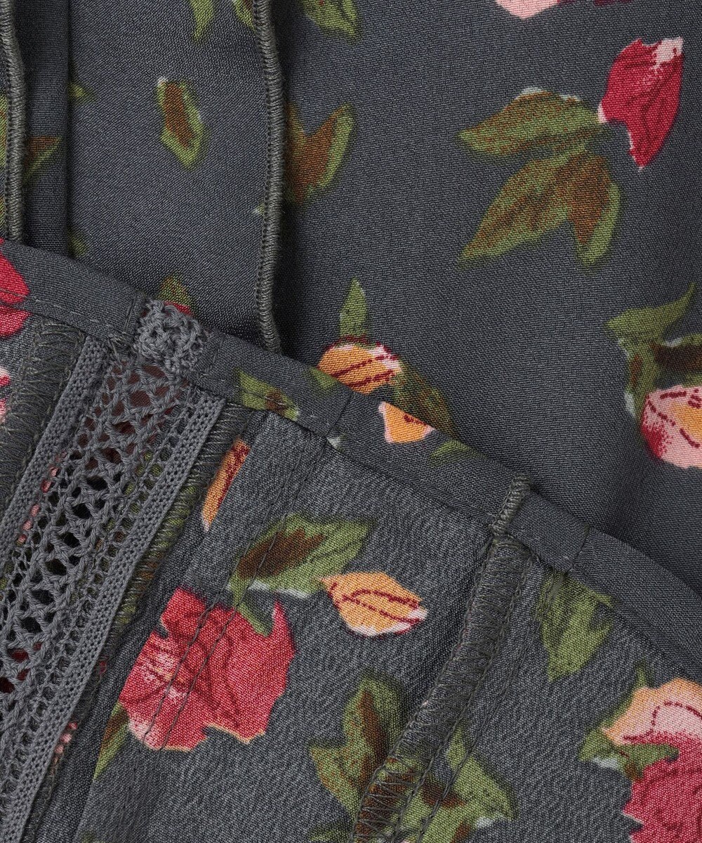 組曲 S カッティングローズプリント フリルブラウス 