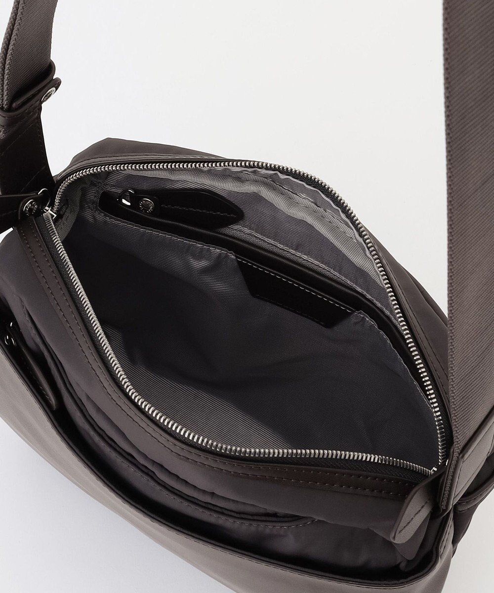 Y'SACCS シルキーリュクスショルダーバッグ 