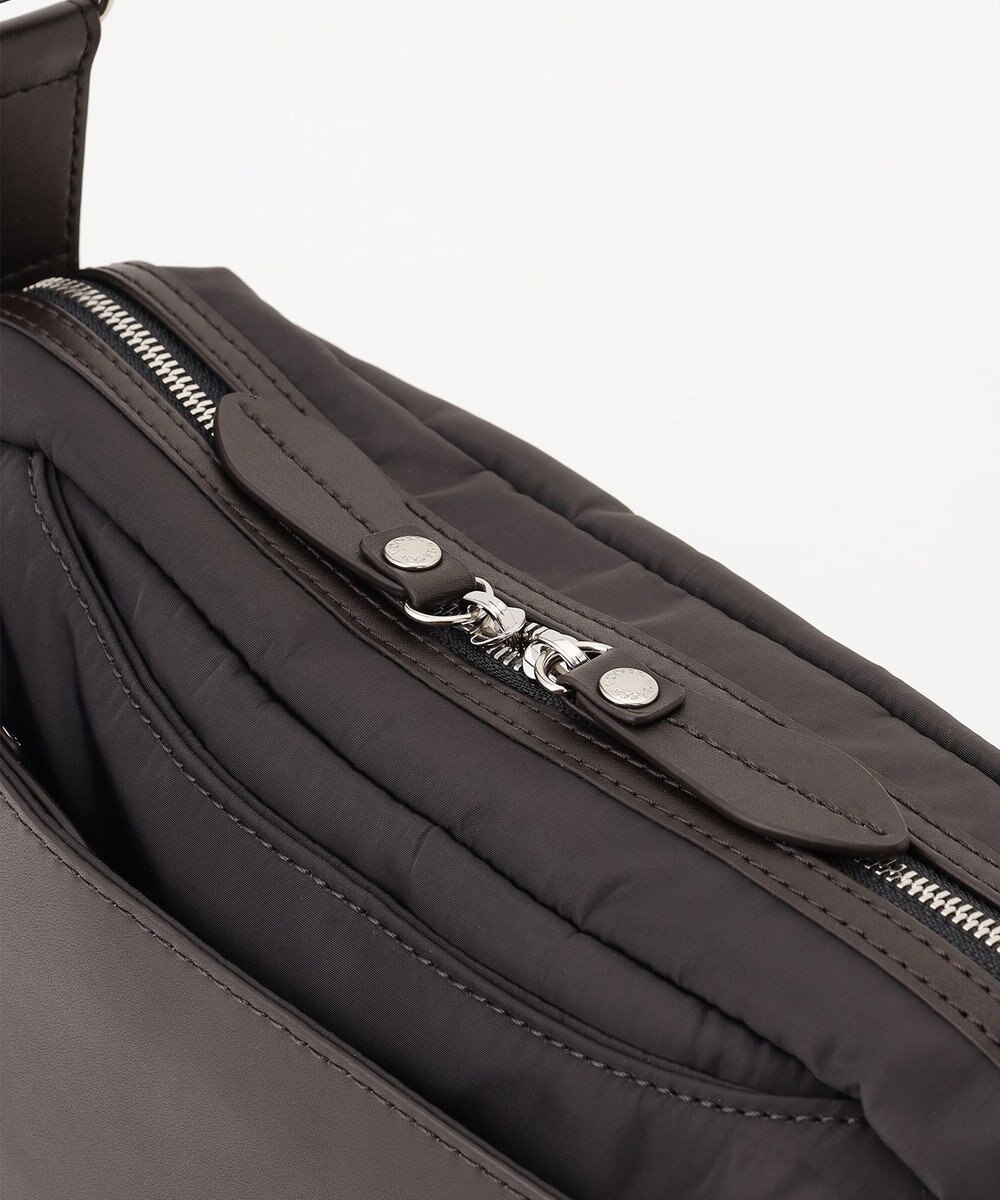 Y'SACCS シルキーリュクスショルダーバッグ 