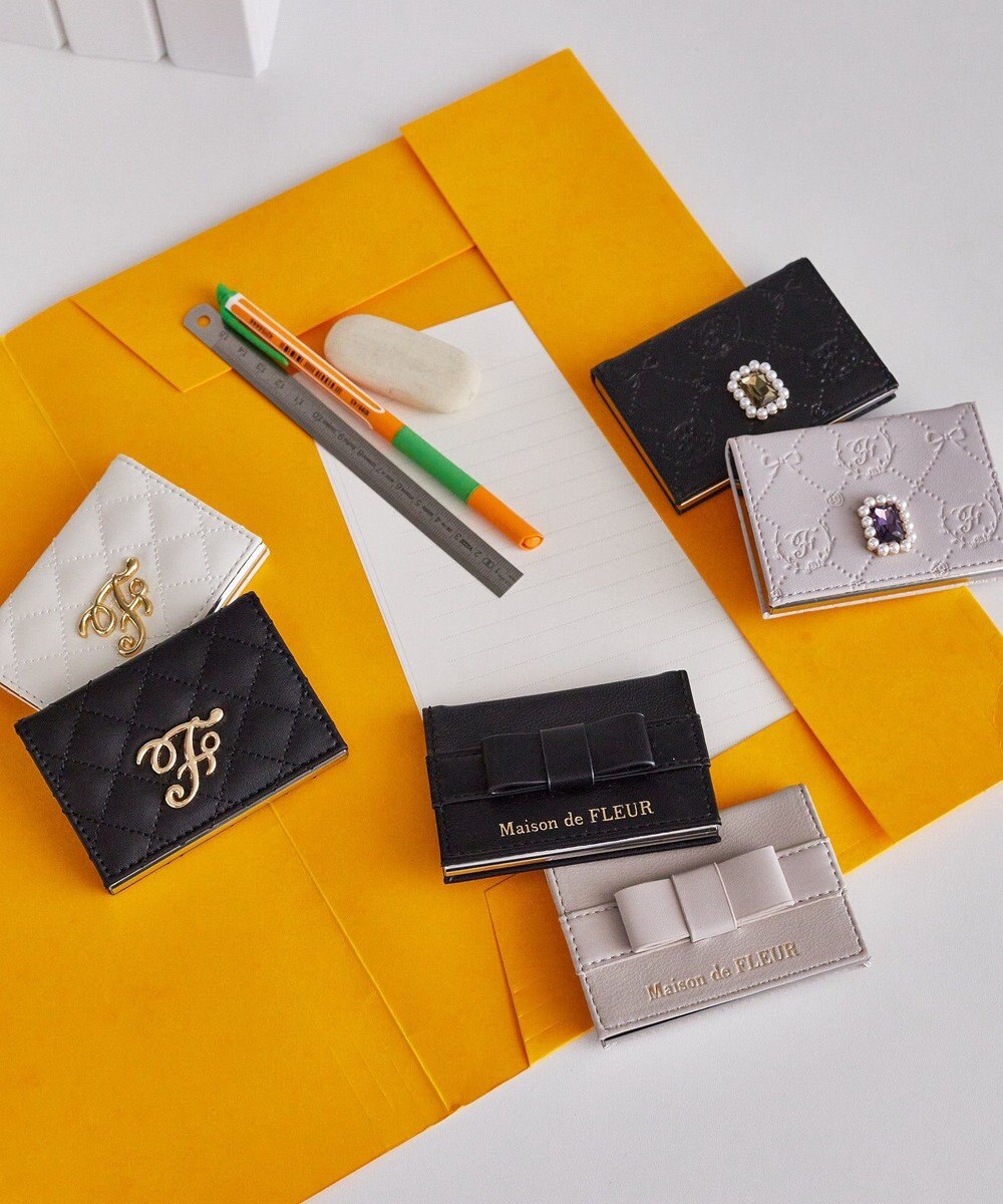 Maison de FLEUR パールビジューモノグラムカードケース 