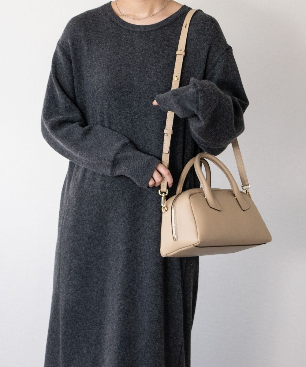 INTER-CHAUSSURES 【LORISTELLA】ミディアムサイズレザーハンドバッグ 