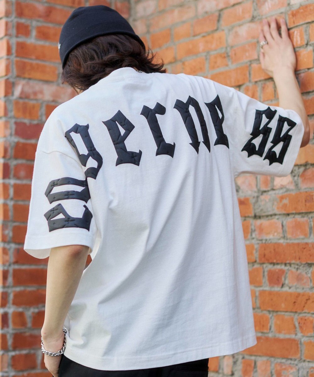 WEGO 【ユニセックス着用ITEM/MLサイズ展開】アクセ付きストレートライングラフィックT（SS） 