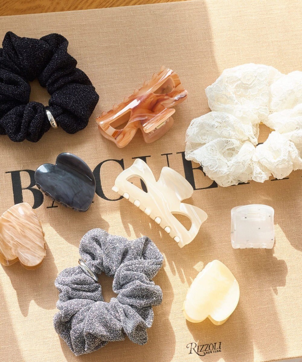 Phoebe マーブルハートバンスクリップ　ブラック 