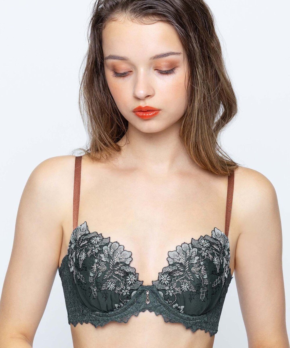 AMPHI ブラジャー ふっくらまる胸キープ 脇高設計 脇・背中スッキリ Gカップまで対応 大きいサイズ 【Hold Day Bra ホールドデイブラ】 BYJ305 アンフィ／ワコール 