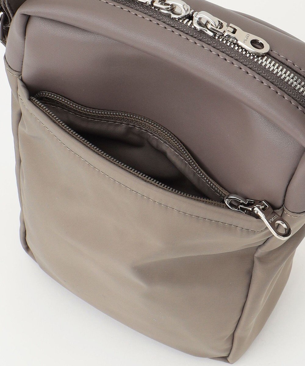 Y'SACCS ブロックモチーフポシェット 