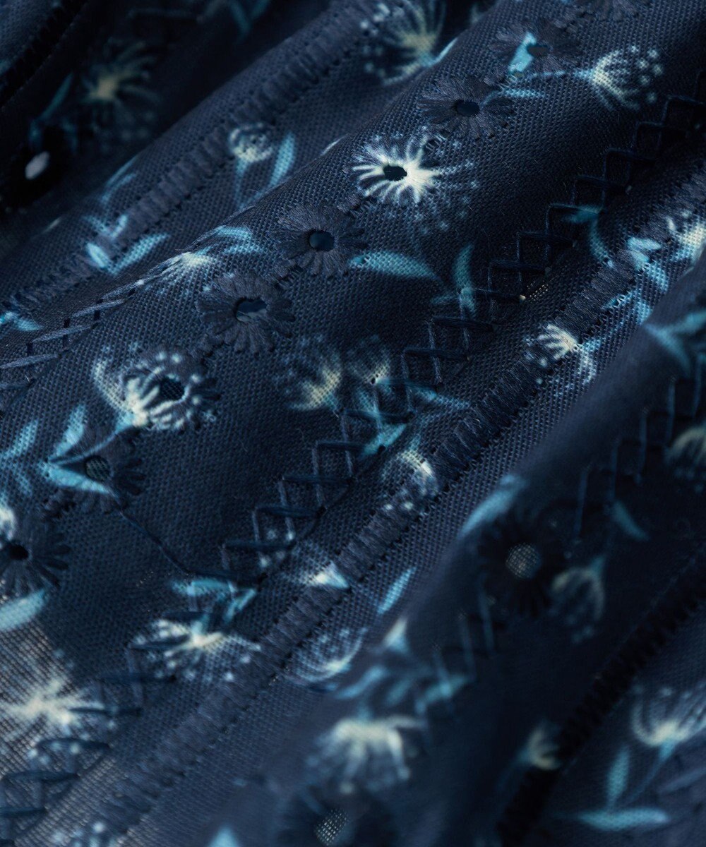 earth music&ecology フラワー刺繍フリルヘムブラウス 