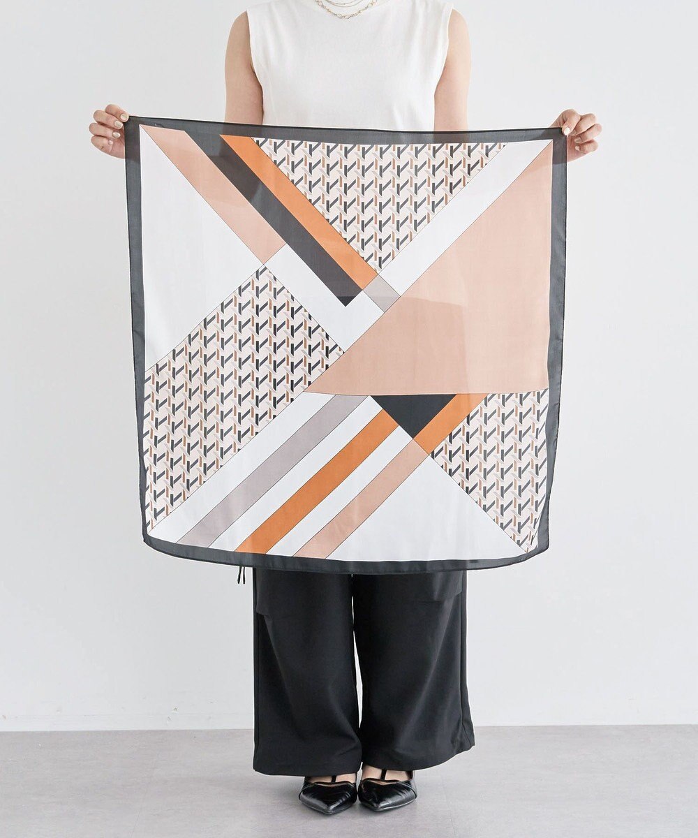 Green Parks ・ジオメトリーパターンスカーフ　７０×７０ 