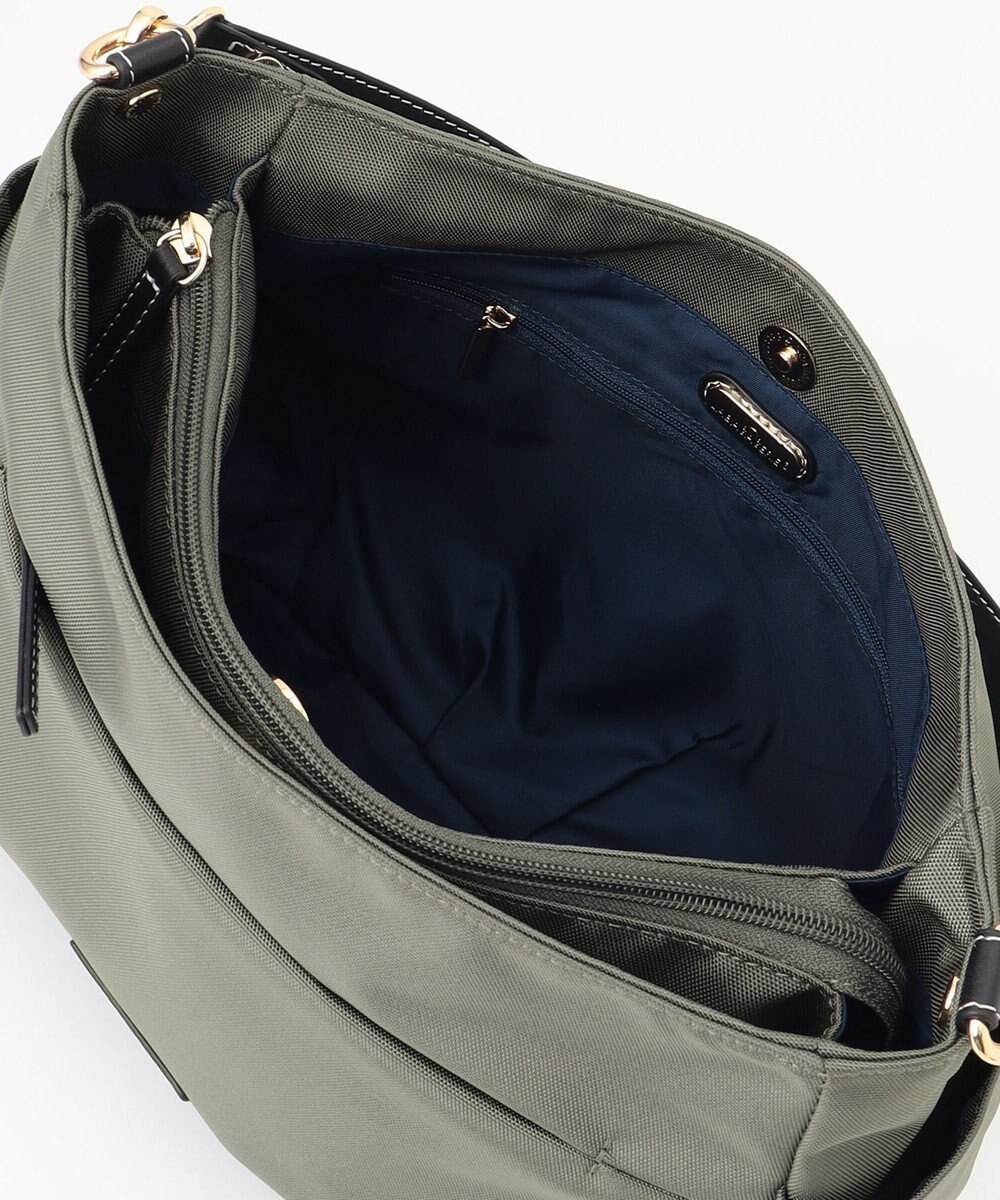 LA BAGAGERIE ポリエステルキャンバス　タックショルダー 