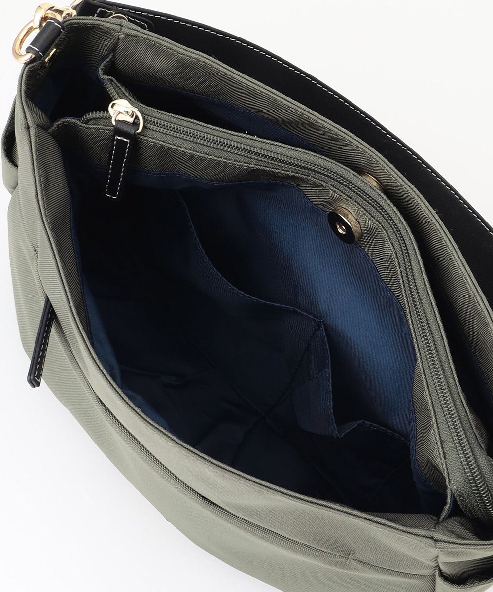 LA BAGAGERIE ポリエステルキャンバス　タックショルダー 