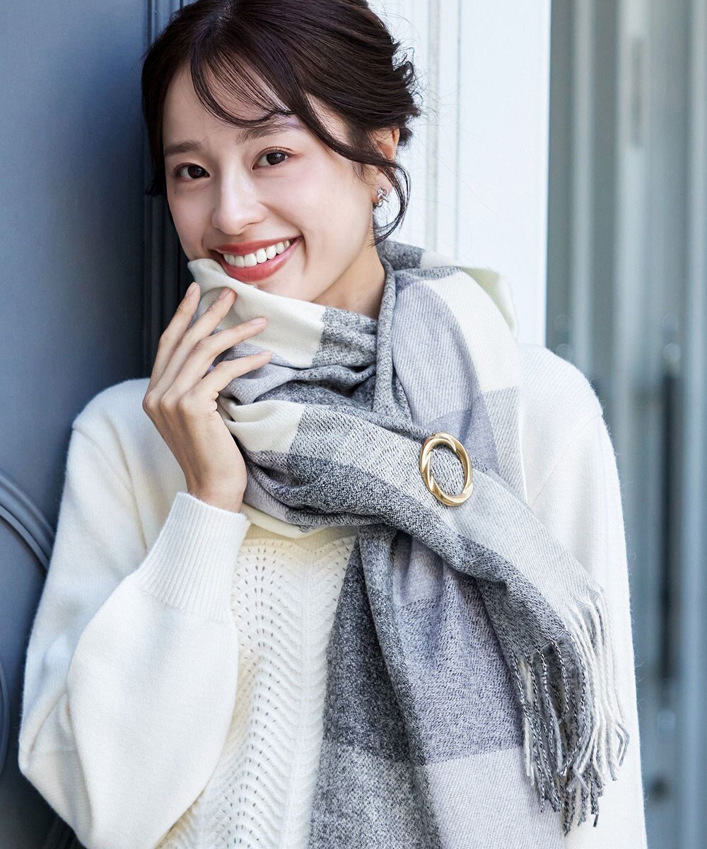 Tiaclasse マットメタルモチーフブローチ 