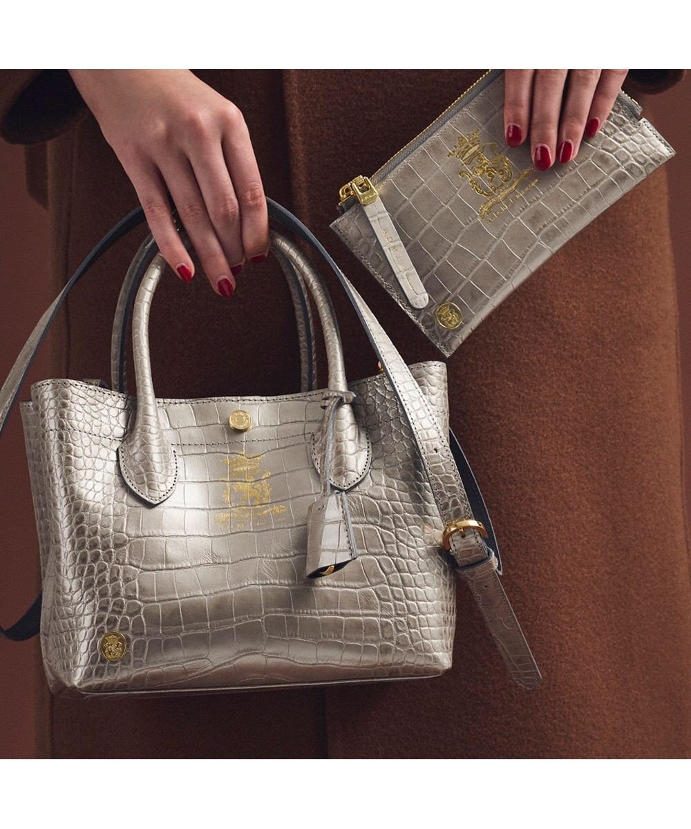 A.D.M.J. 【牛革】クロコ型押しキューブトート21cm(ショルダーストラップ付) 