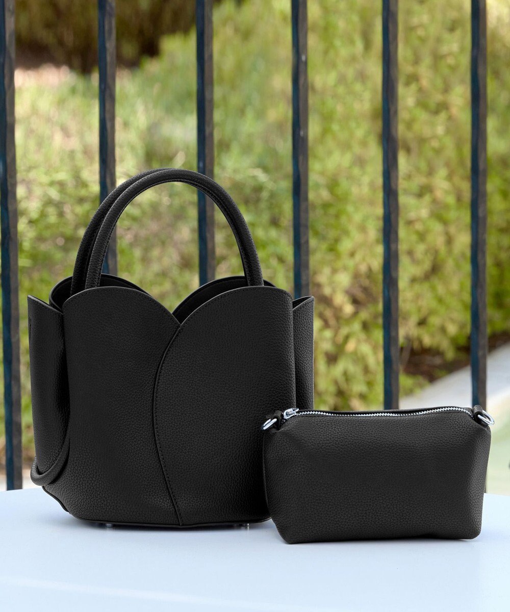 Tiaclasse 【安田美沙子さん着用・ポーチ・ショルダー紐付き】フラワーカットフェイクレザーバッグ 