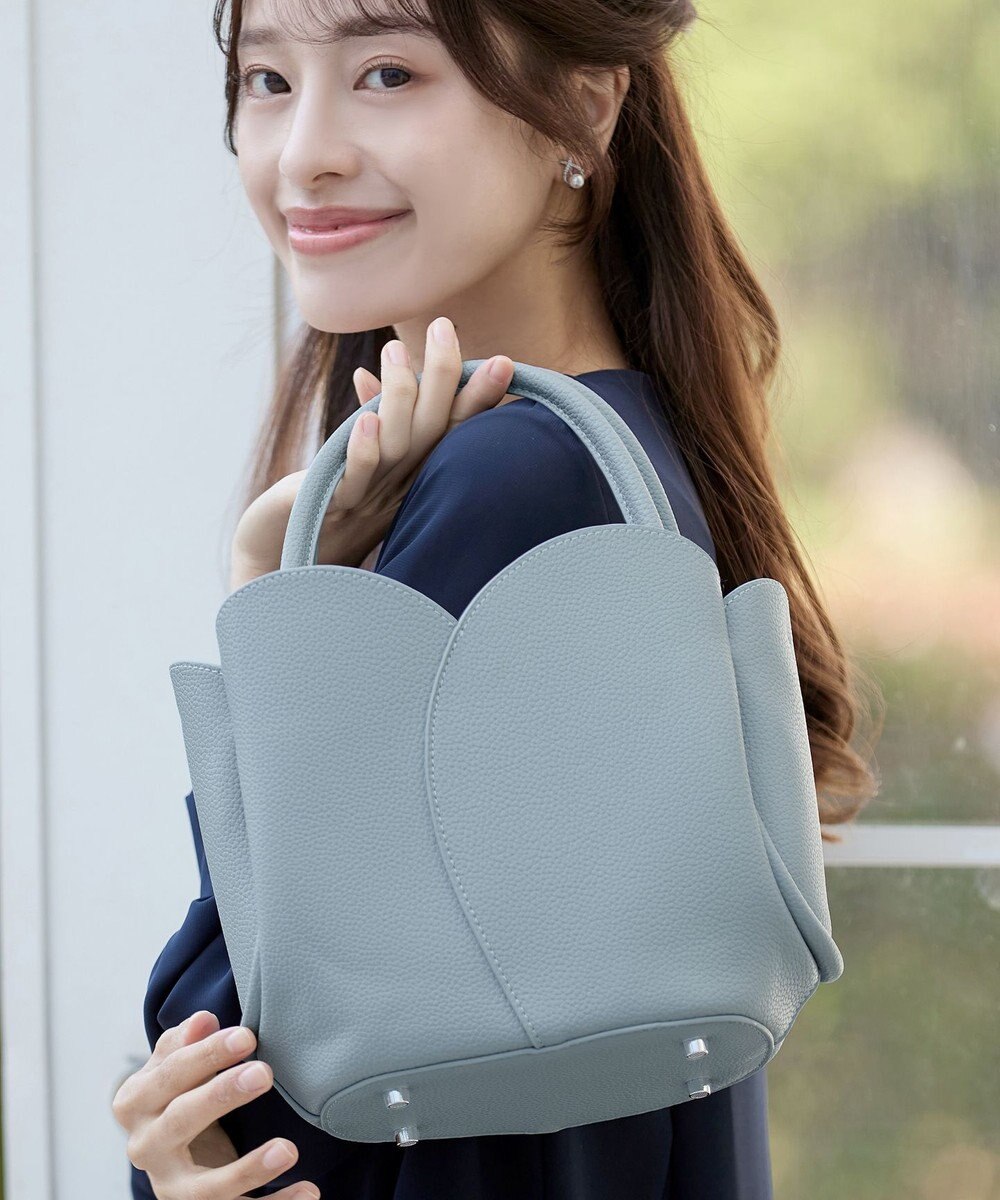 Tiaclasse 【安田美沙子さん着用・ポーチ・ショルダー紐付き】フラワーカットフェイクレザーバッグ 