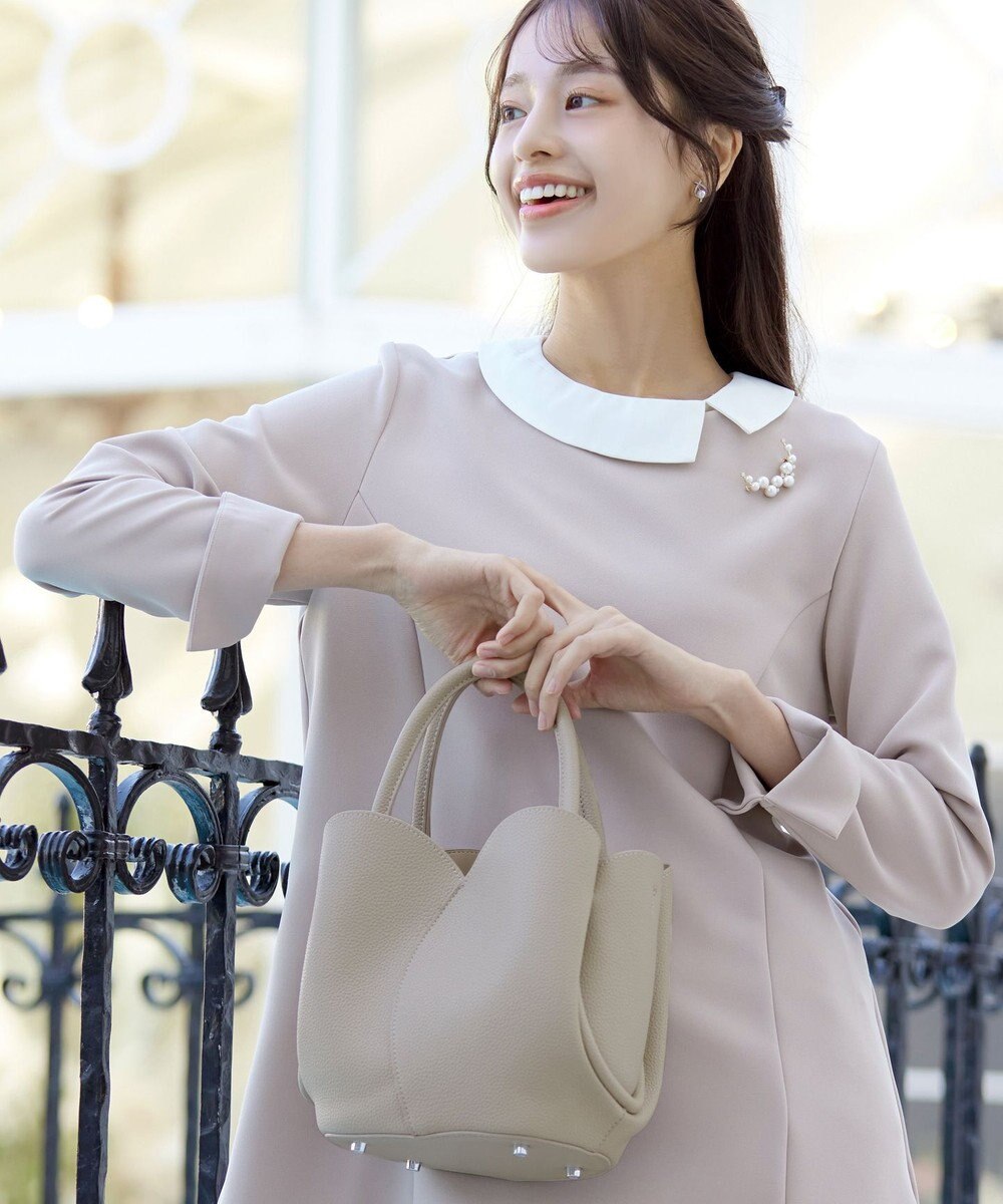 Tiaclasse 【安田美沙子さん着用・ポーチ・ショルダー紐付き】フラワーカットフェイクレザーバッグ 