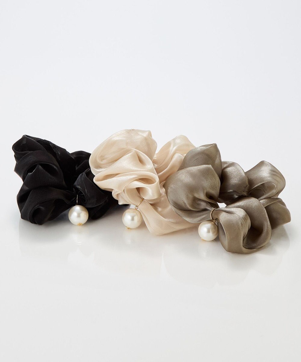 Phoebe ボリューミーシアーシュシュ　ブラック/パール/大ぶり 