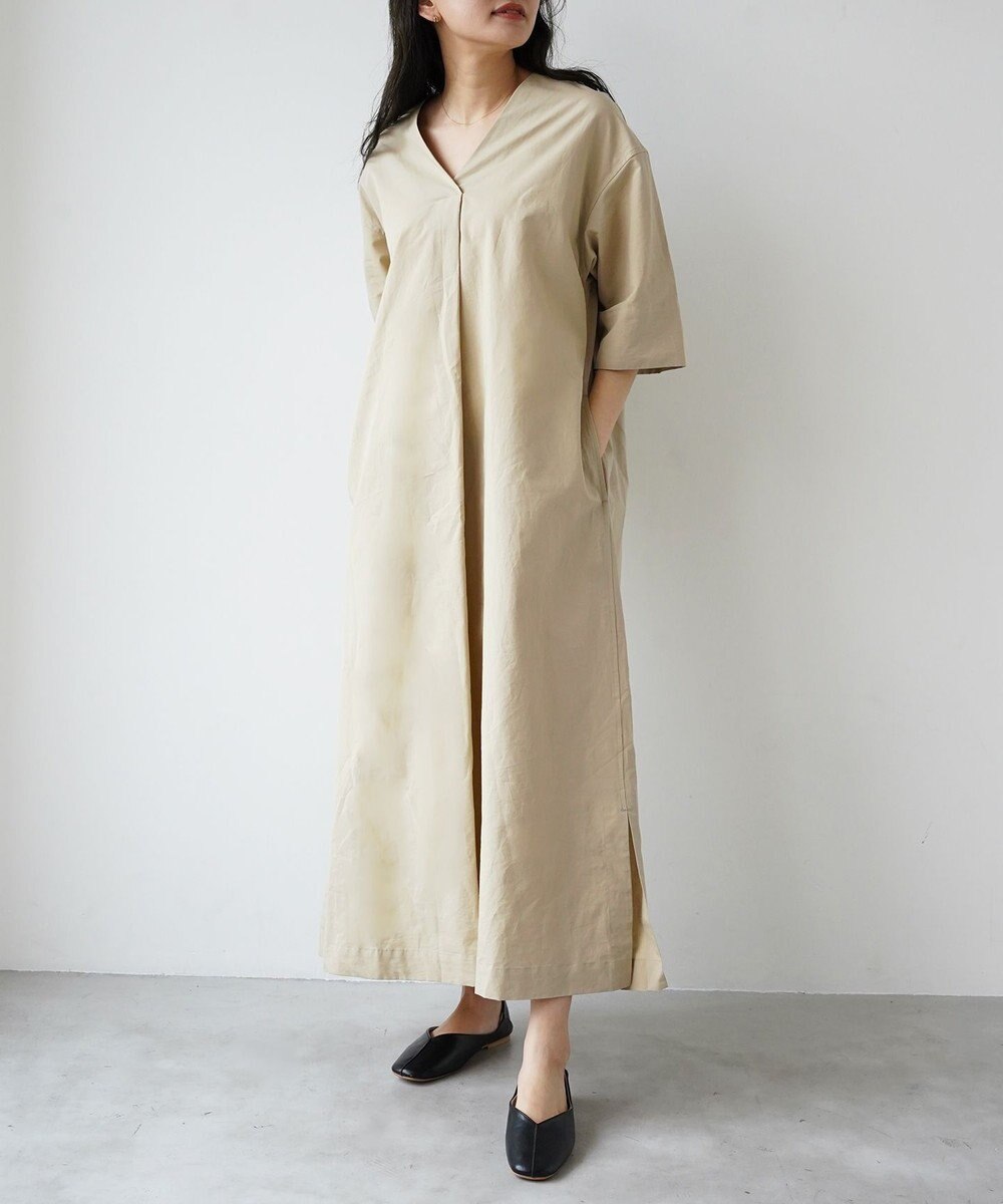 WHITE MAILS 【阿久津ゆりえコラボ】フロントタック Vネック ワンピース 