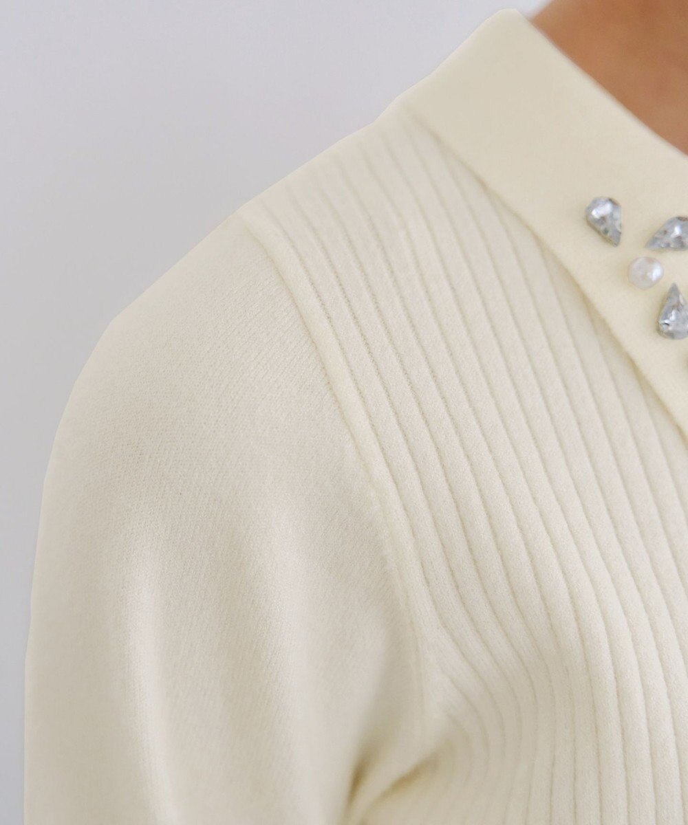 Tiaclasse 襟ビジュー付きニットプルオーバー 