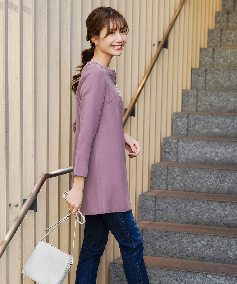 Tiaclasse 【ダブルストレッチ・洗える】スキッパーパールチュニックブラウス 