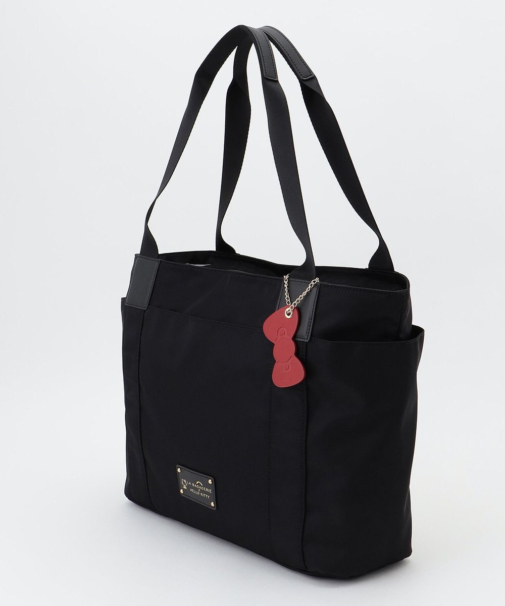 LA BAGAGERIE 【LA BAGAGERIE×HELLO KITTY】リボンチャーム付き　デイリートート　Mサイズ 