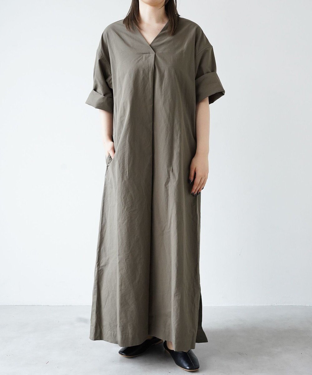 WHITE MAILS 【阿久津ゆりえコラボ】フロントタック Vネック ワンピース 