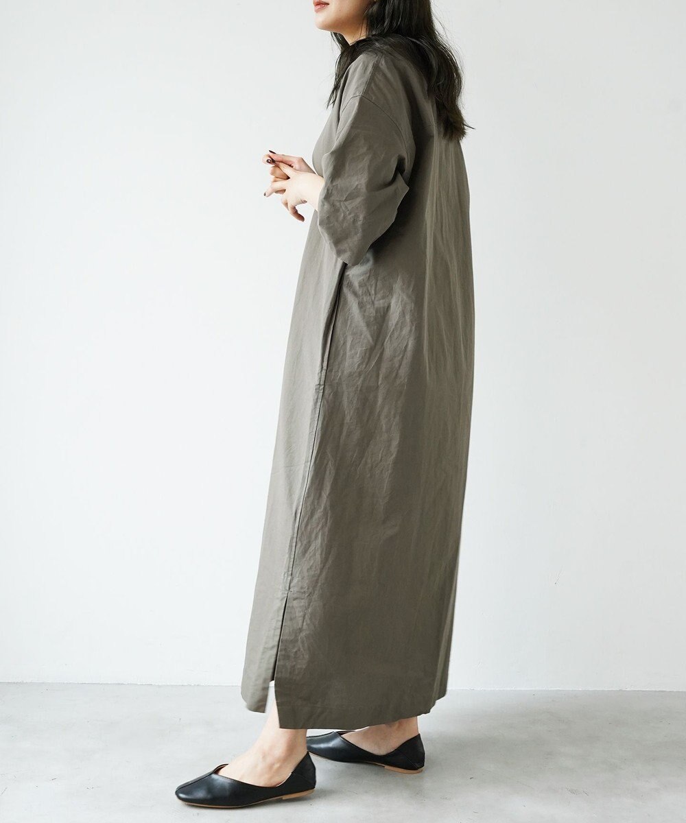 WHITE MAILS 【阿久津ゆりえコラボ】フロントタック Vネック ワンピース 