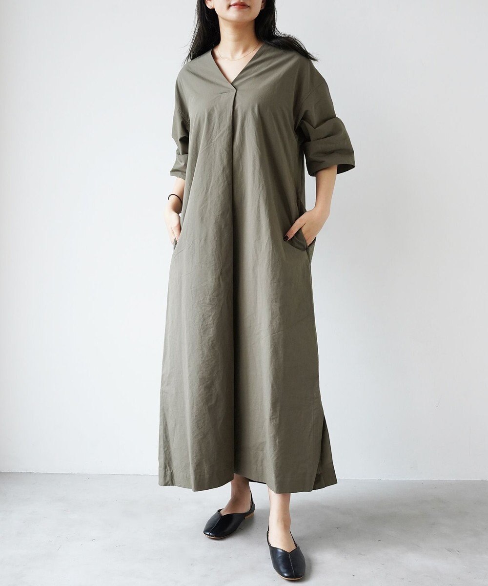 WHITE MAILS 【阿久津ゆりえコラボ】フロントタック Vネック ワンピース 