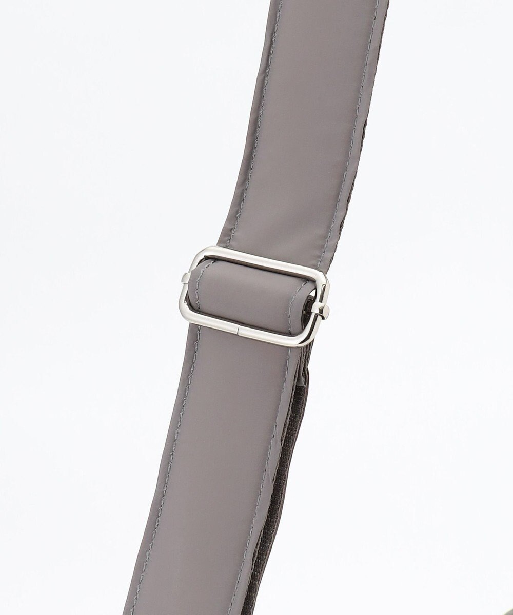 Y'SACCS ナイロンキルティングボディバッグ 